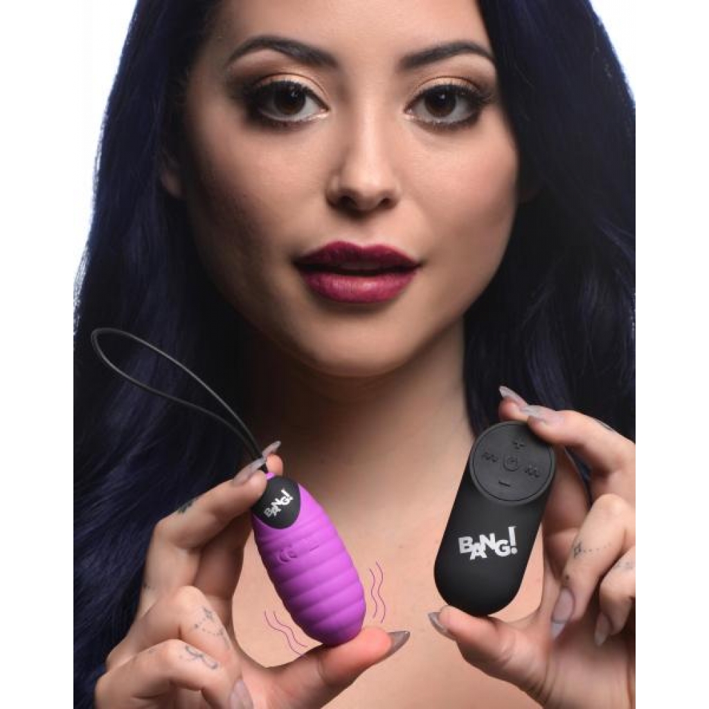 Ribbed Silicone Vibrating Egg with Remote Control - Purple