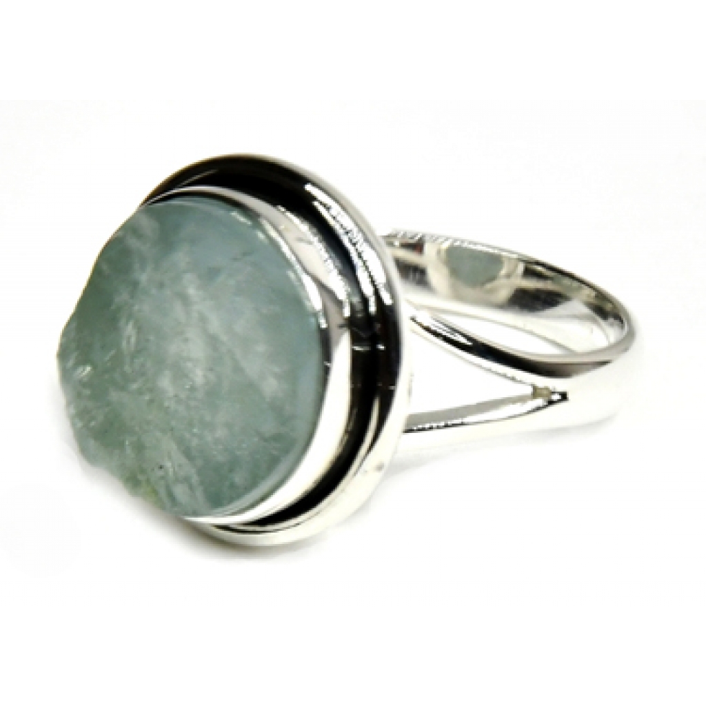 Handcrafted Aquamarine Ring - Sterling Silver Size 8