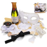 White Adult Kit with Venetian Mask for Romantic Nights