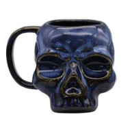 Taza Azul con Diseño Realista de Calavera